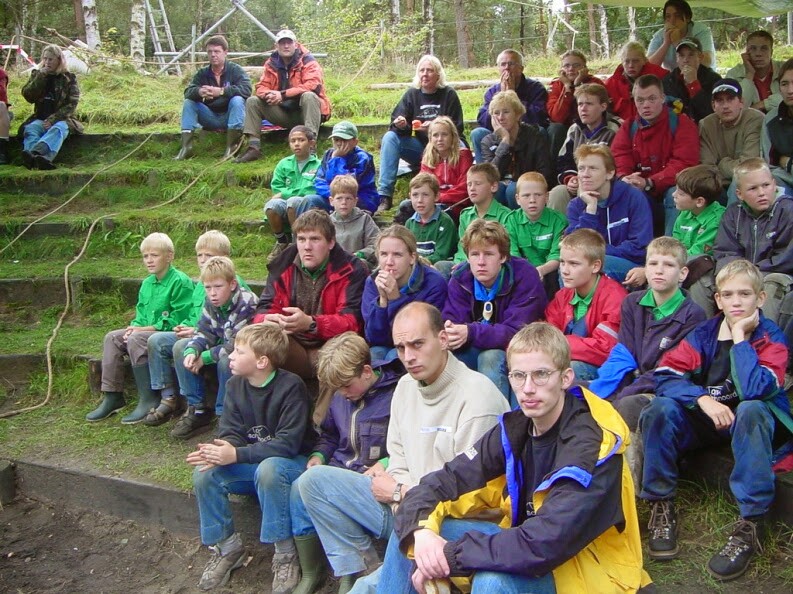 2001-09-groepskamp-256