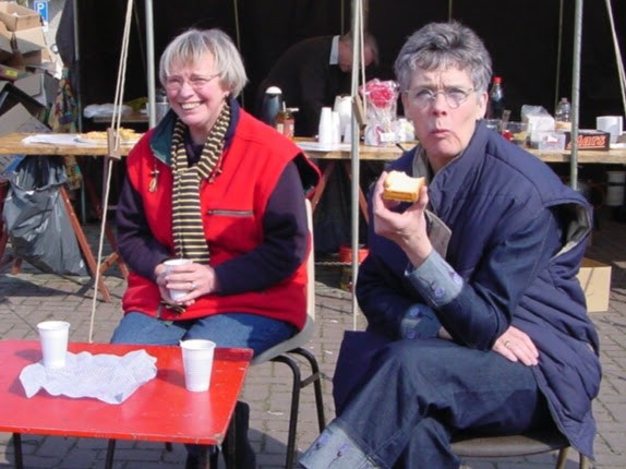 2001-04-rommelmarkt-141