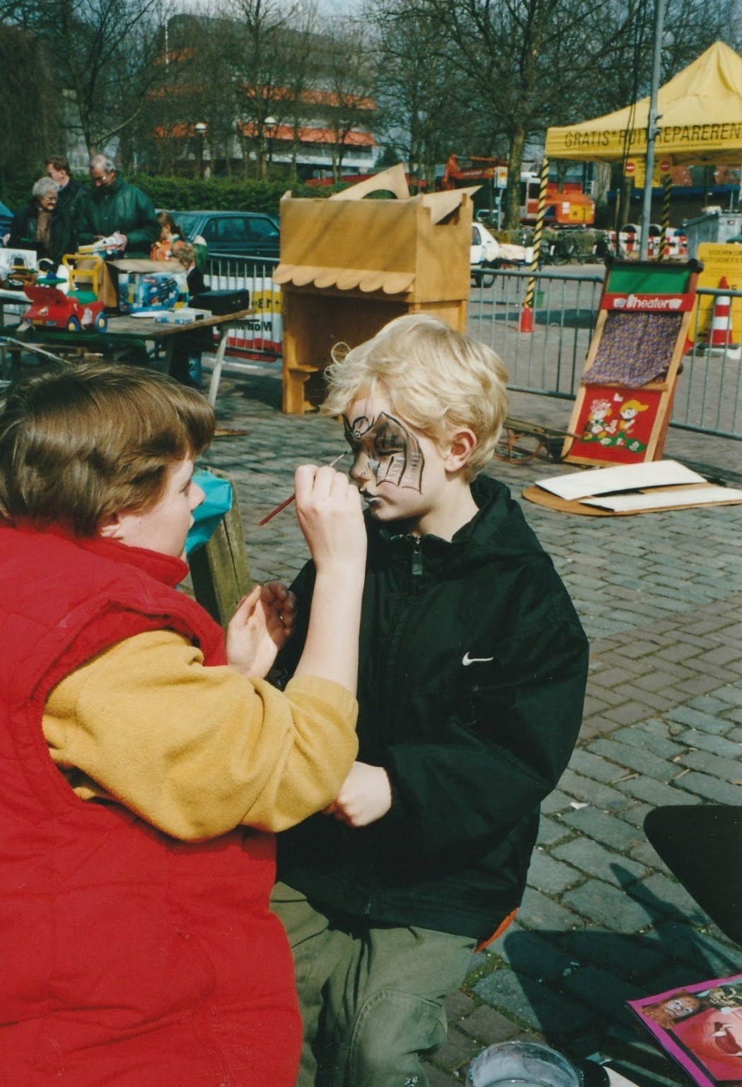 2001-04-rommelmarkt-156