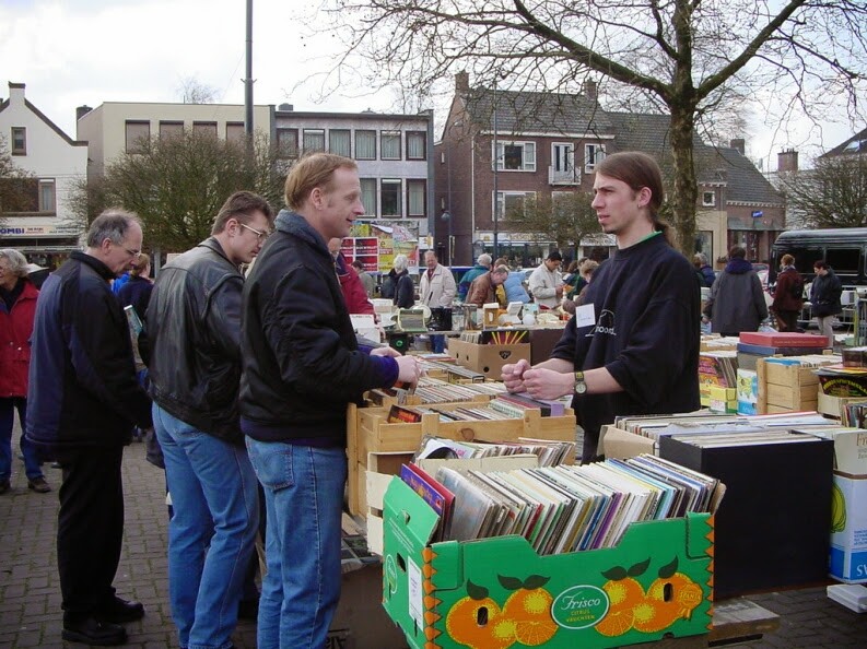 2001-04-rommelmarkt-158