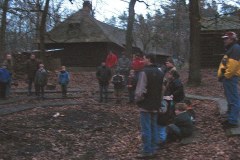 2002 welpen ouderkindopkomst december (en melkpakkenvlot juni)