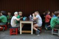 2526-welpen-zoka-dag3-lekker-aan-het-eten