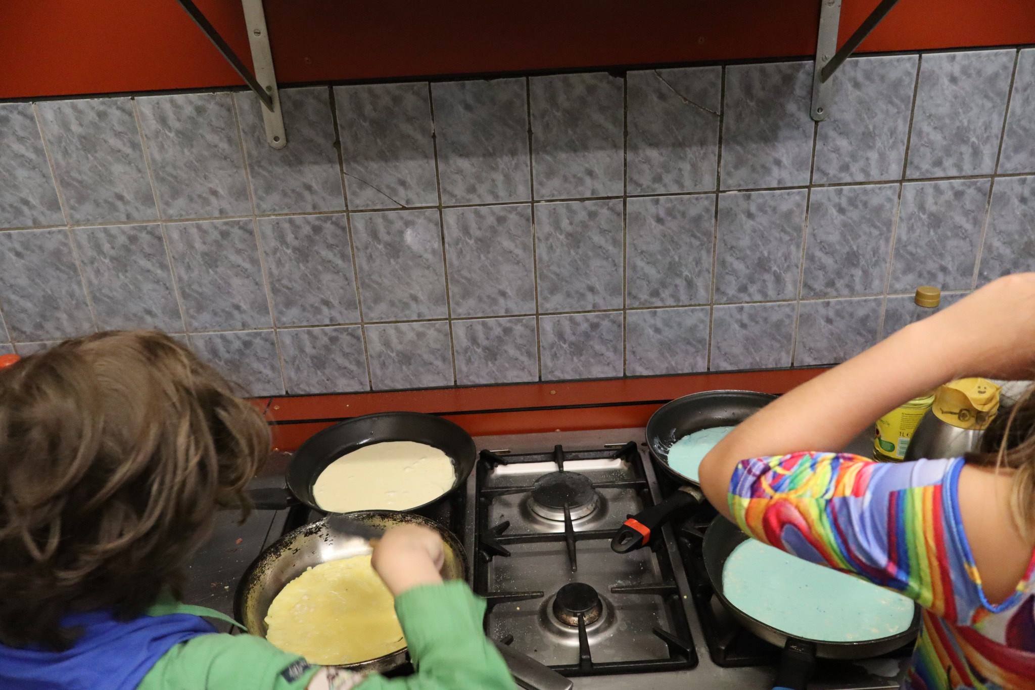 2526-welpen-zoka-dag4-nog-meer-pannen-koeken-maken