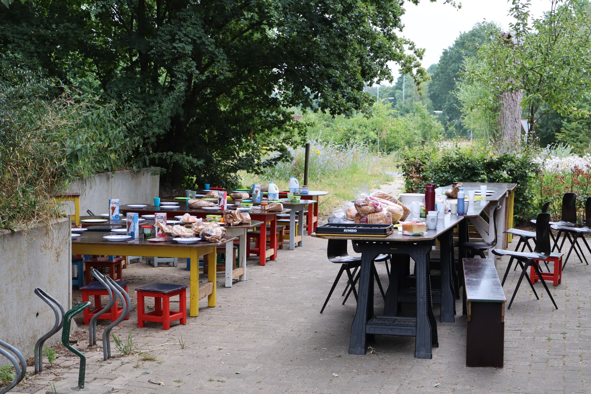 2526-welpen-zoka-dag4-onbijt-klaar-zetten