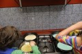 2526-welpen-zoka-dag4-nog-meer-pannen-koeken-maken